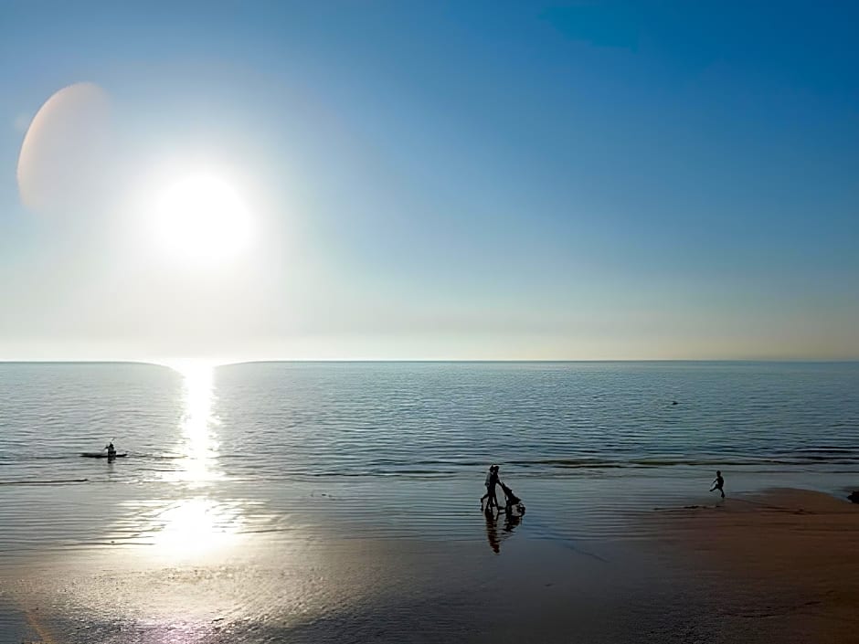 Garden Apartment On The Beach