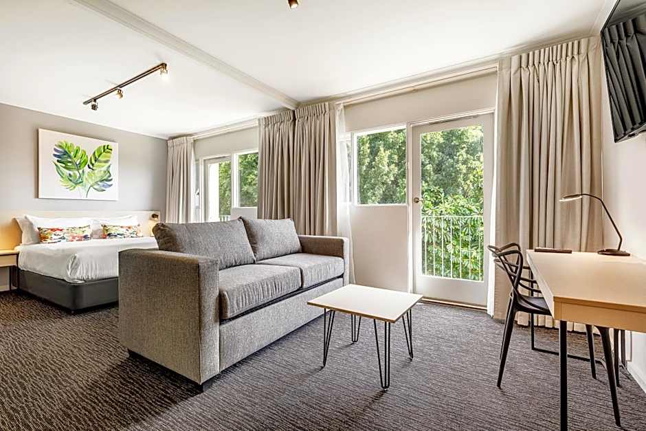 Nightcap at Findon Hotel