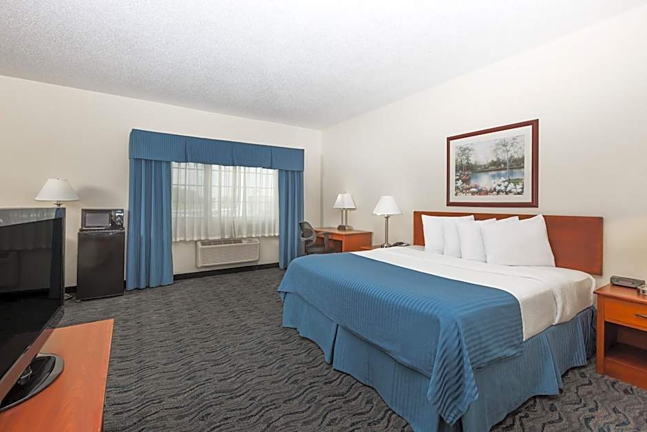 Baymont by Wyndham Des Moines Airport