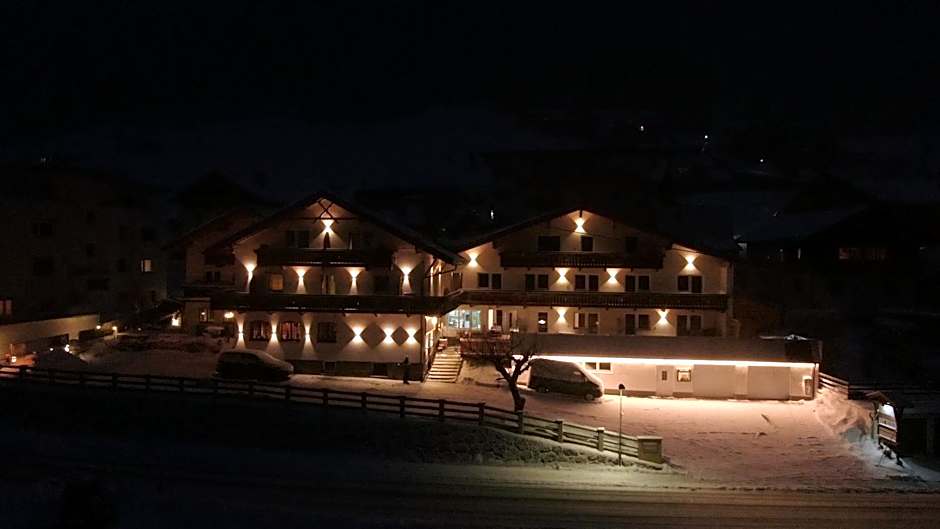 Alpen Gasthof Apartments Hohe Burg