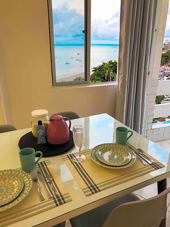 CT-82: Apto com vista espetacular para o mar