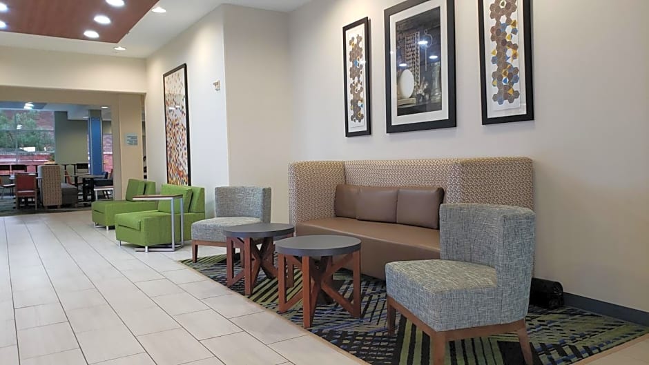 Holiday Inn Express Hotel and Suites Weslaco