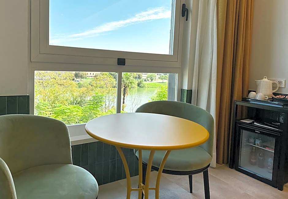 Ribera De Triana Hotel