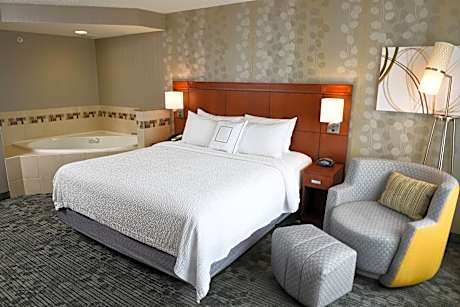 Guest room, 1 King, Whirlpool