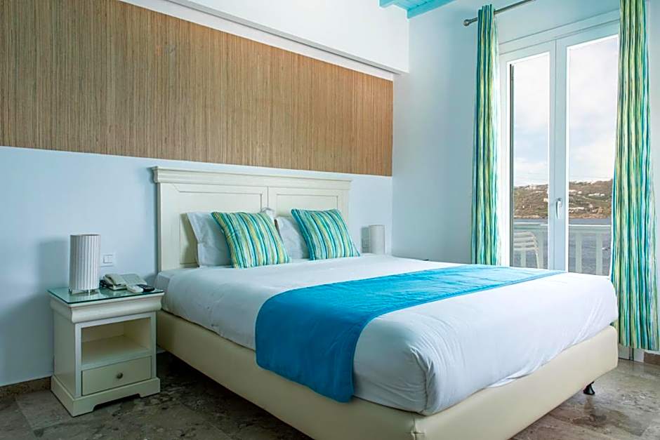 Poseidon Hotel Suites