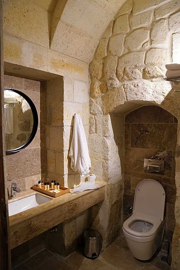 EVANTHIA CAVE SUITES