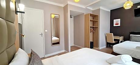 Triple Room with Private Bathroom