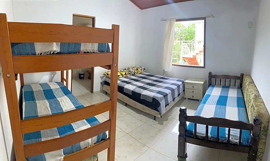 Chalé com churrasqueira - 50 metros da praia da Maranduba - Beira Mar