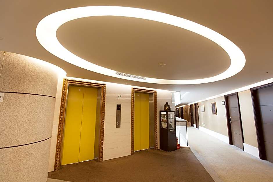 CHECK inn Select Taipei Nangang