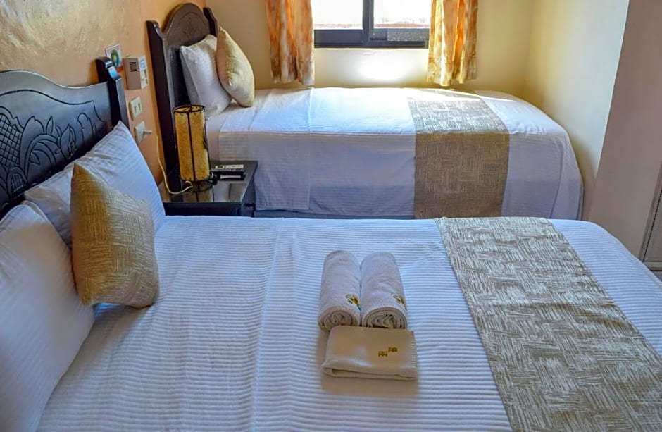 Hotel Bucaneros