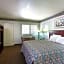 Travelodge by Wyndham Long Beach Convention Center