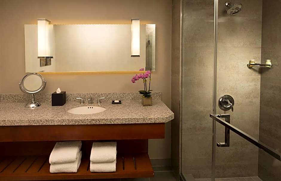 Loews Hollywood Hotel