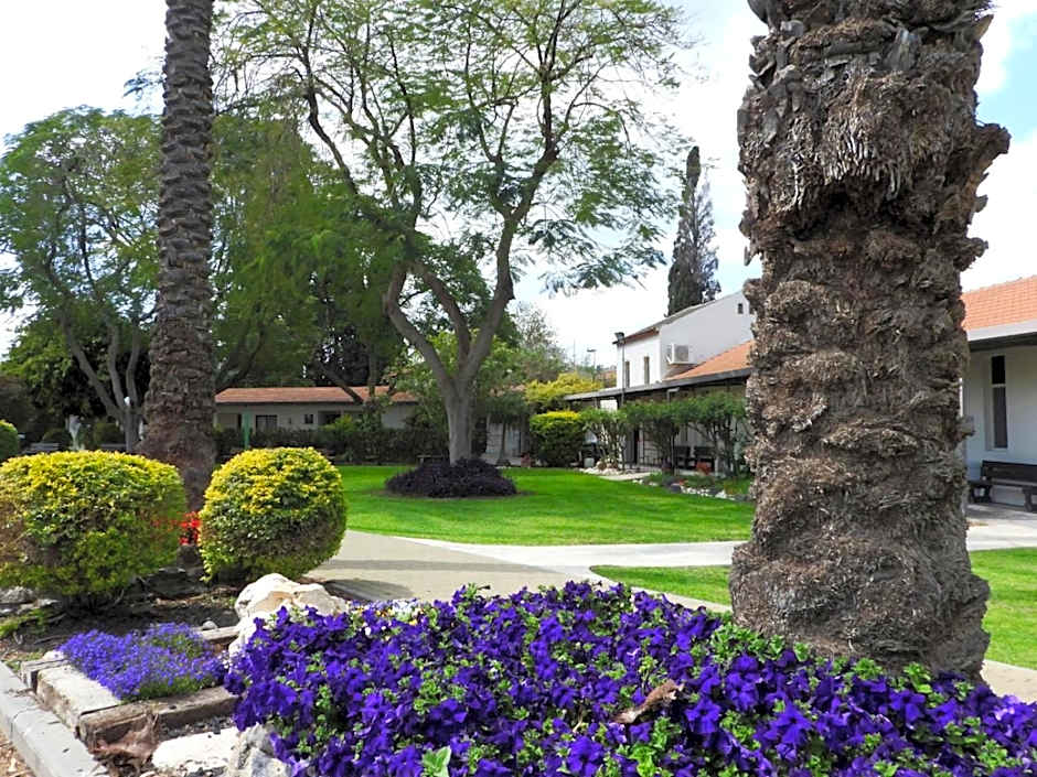 Degania Bet Kibbutz Country Lodging