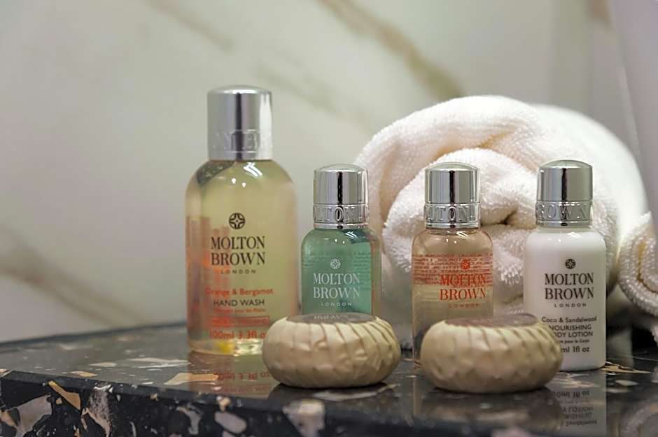 Residence by Vestibul Palace