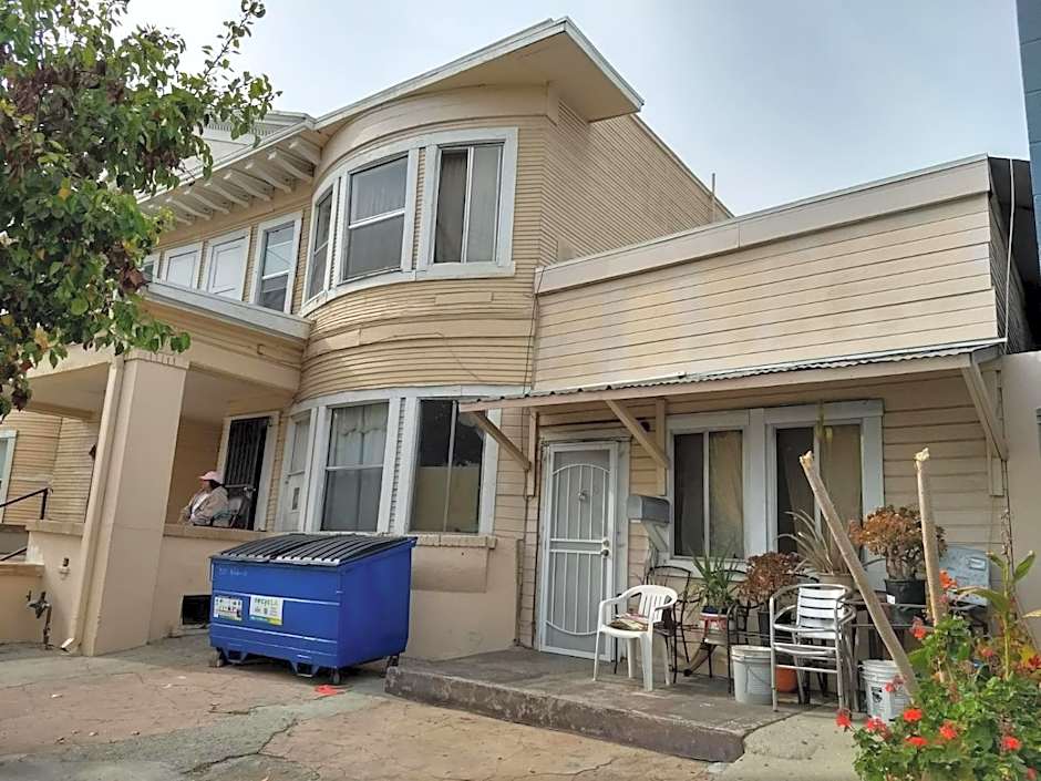 Pads on Pasadena Ave