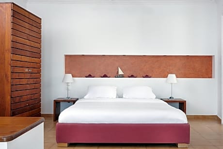 SUPERIOR SUITE WITH CALDERA VIEW