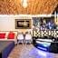 UNDERGROUND Jacuzzi Rooms