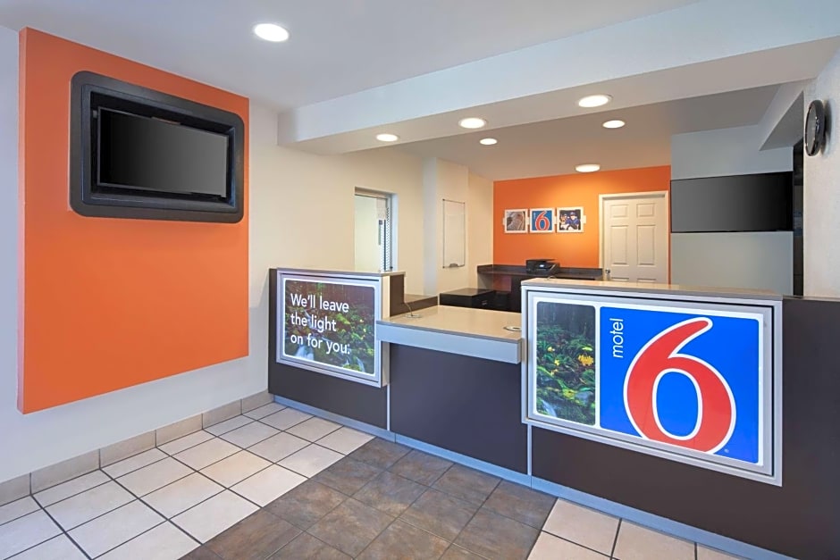 Motel 6-Woodland, CA Sacramento Airport