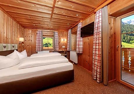 Double Room with Mountain View