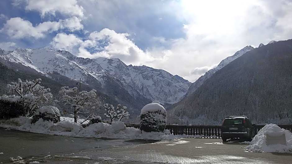 Hotel Veduta dell'Adamello