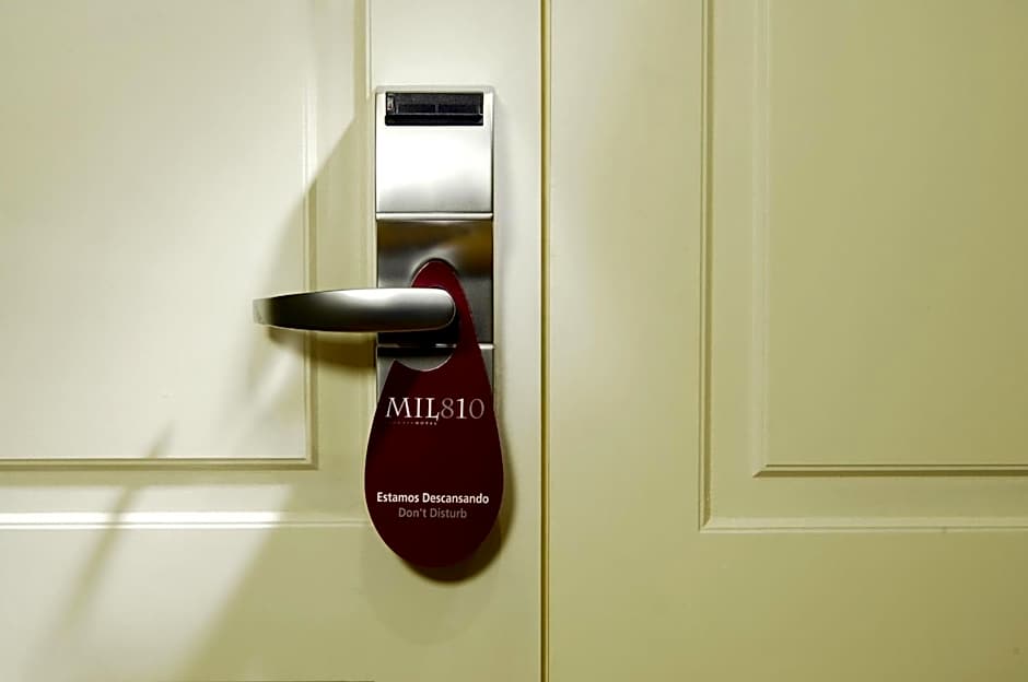 MIL810 Ushuaia Hotel