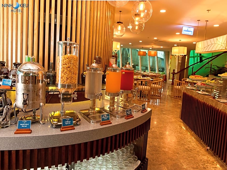 Ninh Kieu Riverside Hotel