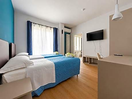Deluxe Double or Twin Room with Balcony