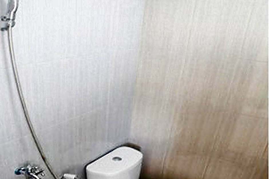 Muzdalifa Syariah near Alun Alun Gresik Mitra RedDoorz