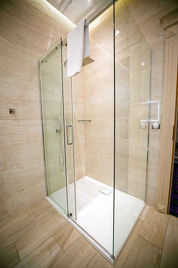Golden Key Boutique Hotel