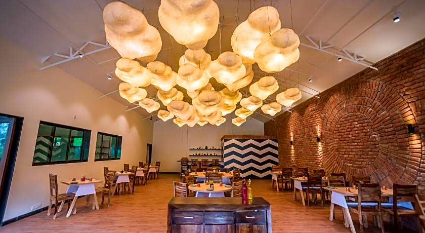 Saj By The Lake - Malshej Ghat Hotel