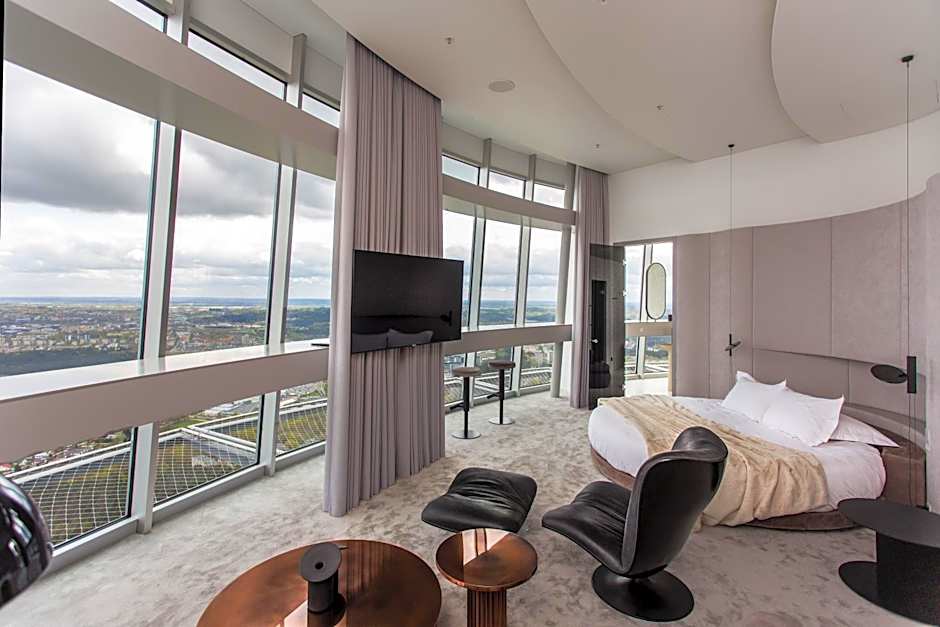 Vilnius TV Tower Apartments DEBESYS