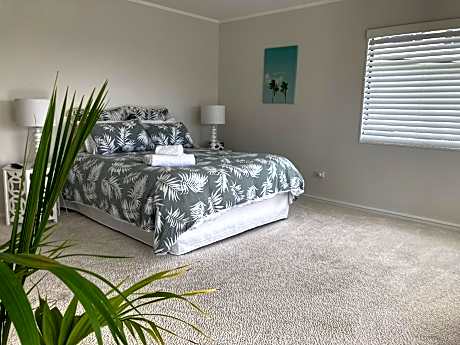 Double Room with Garden View with Private Bathroom