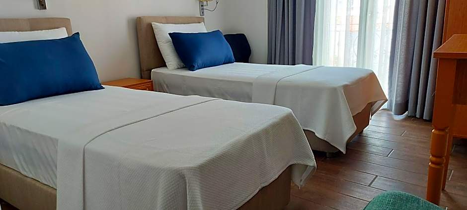 AtaÇesme Otel