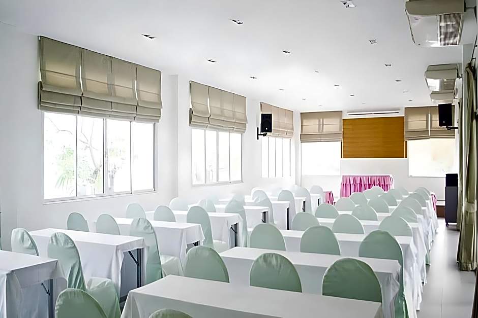 Bangsaen Villa Hotel