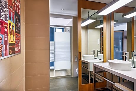 Suite, 1 Bedroom, City View (1 King Bed)