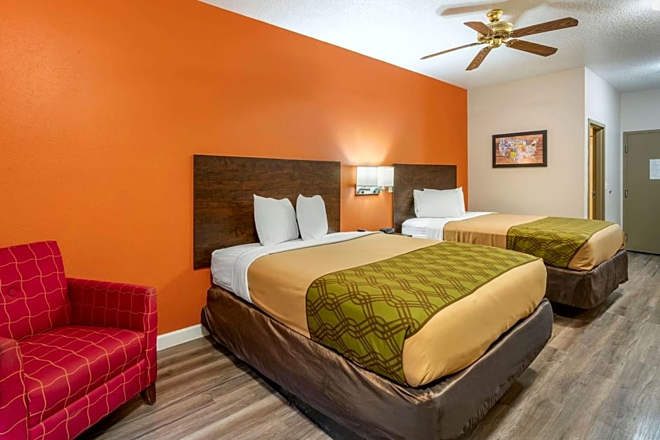 Econo Lodge Inn & Suites Granite City