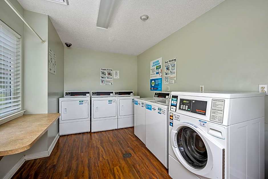 Affordable Suites Greenville