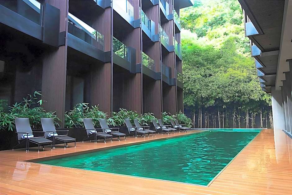 The Funny Lion - El Nido