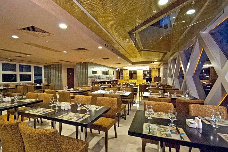 Ramada Hong Kong Harbour View