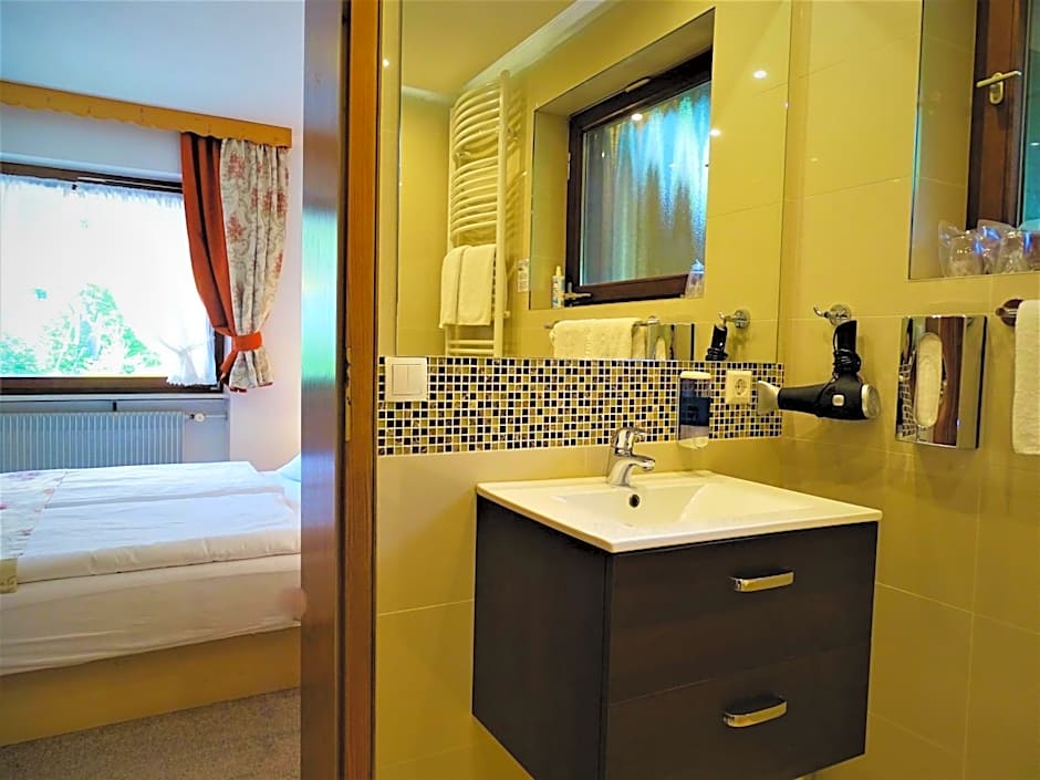 Schwarzwald-Hotel Kraeutle