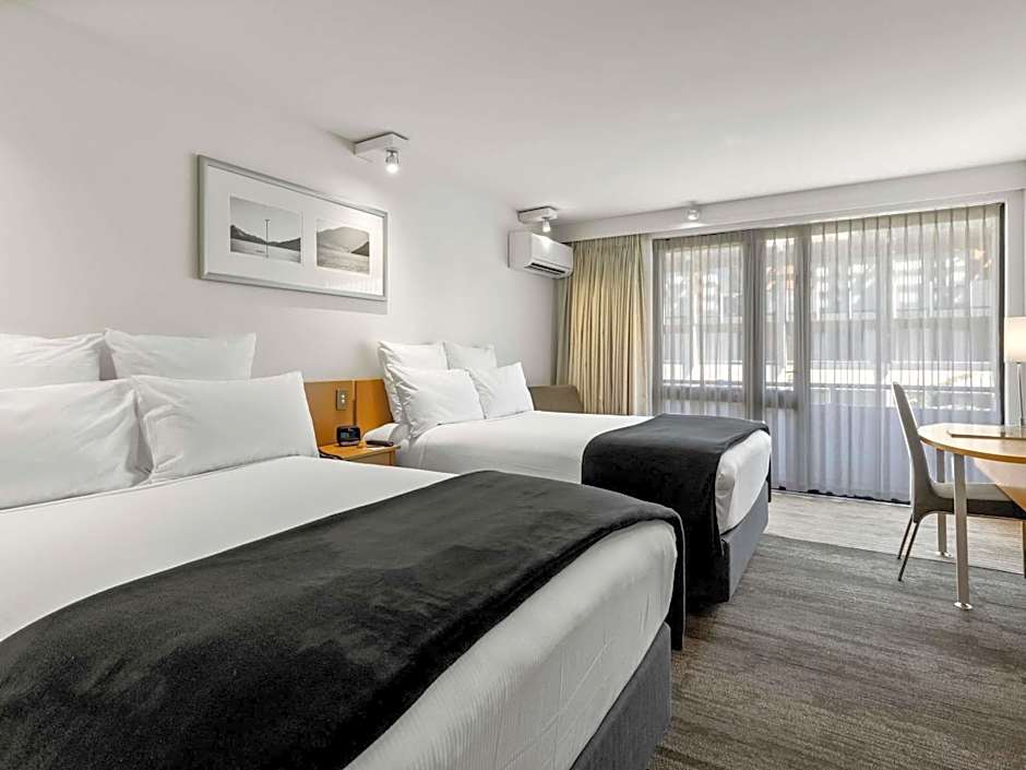Novotel Queenstown Lakeside