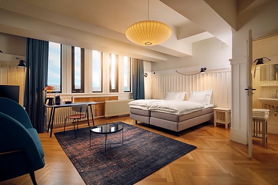 Lloyd Hotel
