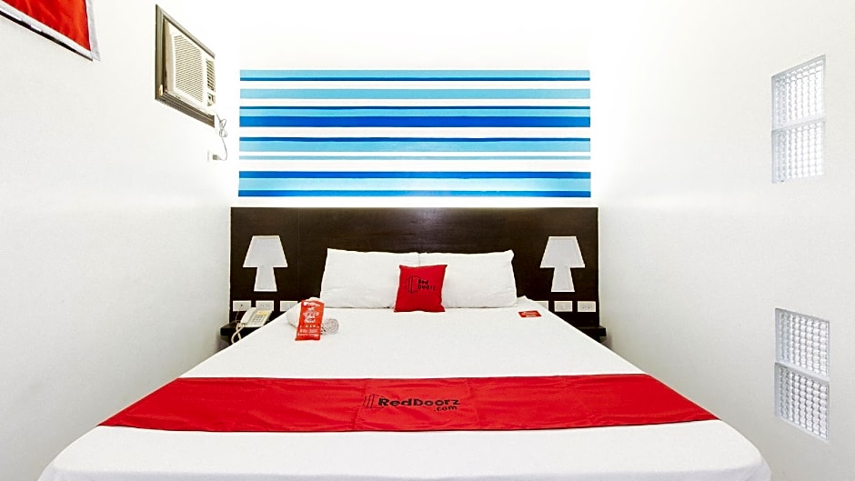 RedDoorz @ EL Highway Hotel Bulacan 