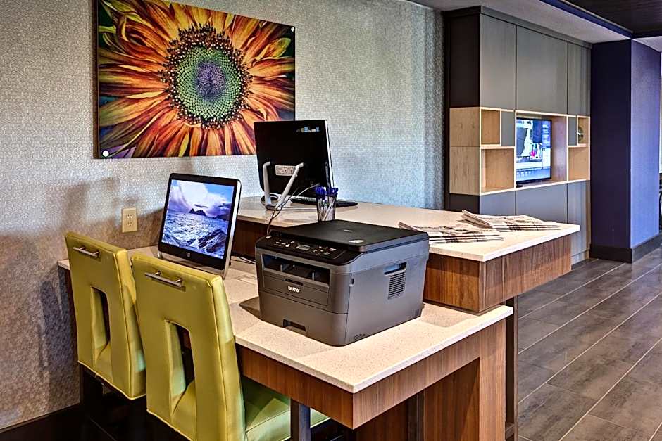 Holiday Inn Express Hutchinson By IHG