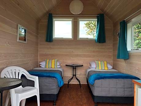 Twin Boatshed Cabin 3 with External Bathroom
