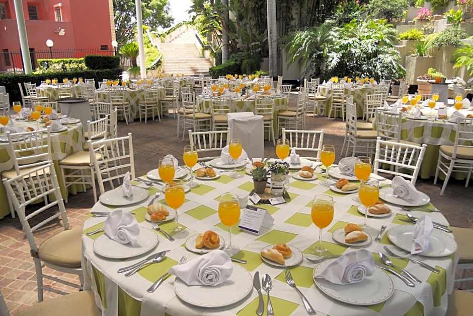 HS HOTSSON Hotel Leon