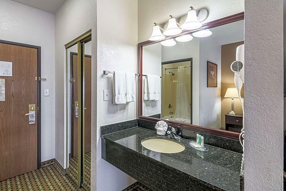 Quality Suites Burleson