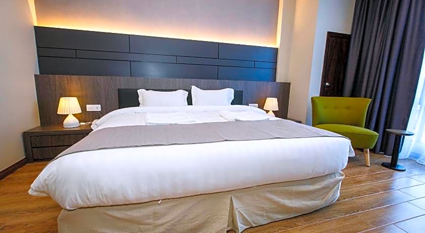 Lintas Platinum Hotel