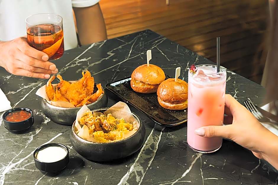 Anemi Hotel & Suites