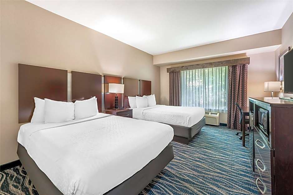 Best Western Plus Eastgate Inn & Suites